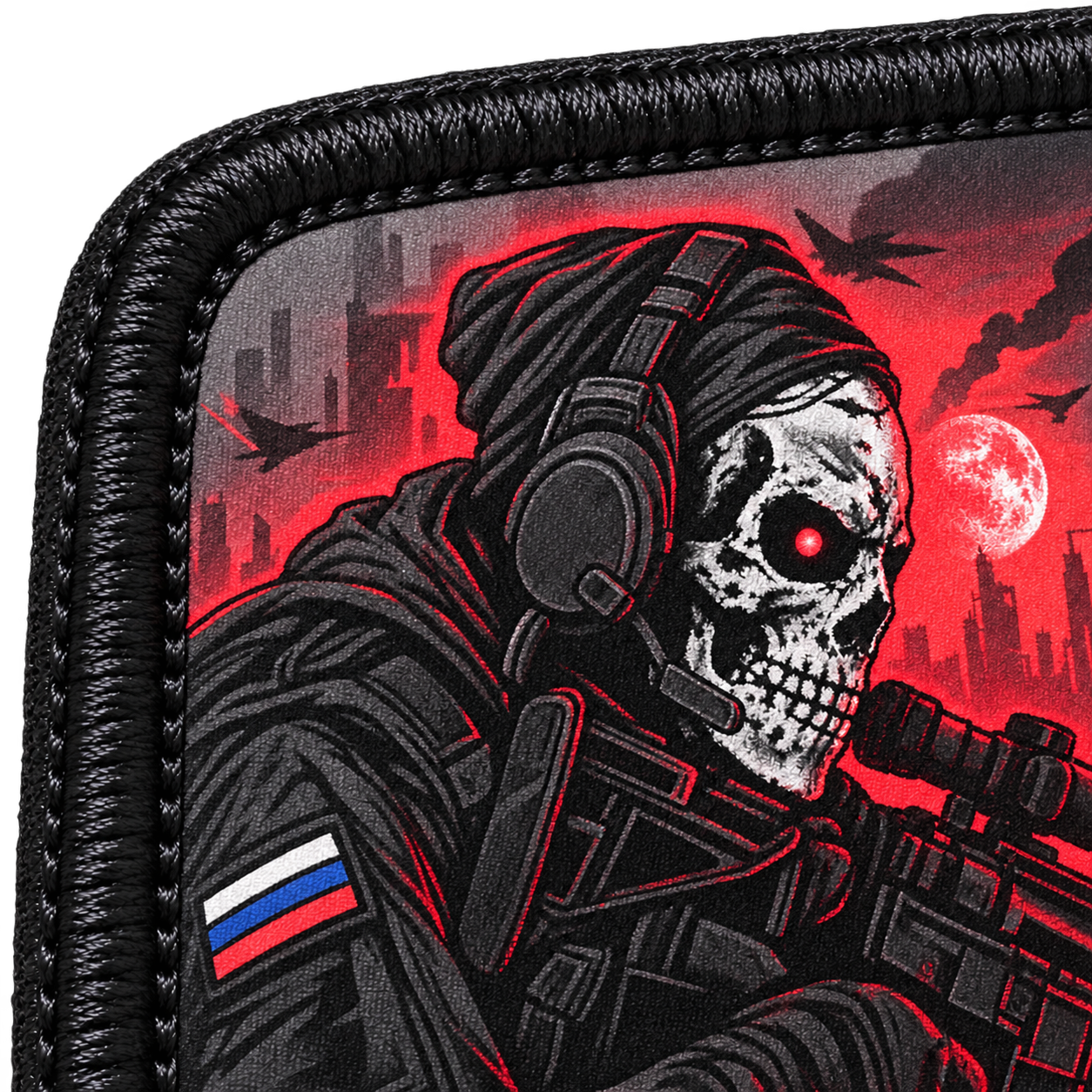 Красная зона — макро печати и вышитого края